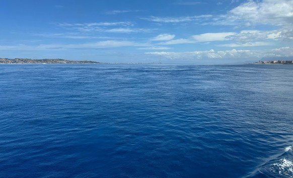 Die Überfahrt vom italienischen Festland nach Sizilien kann sich sehen lassen.