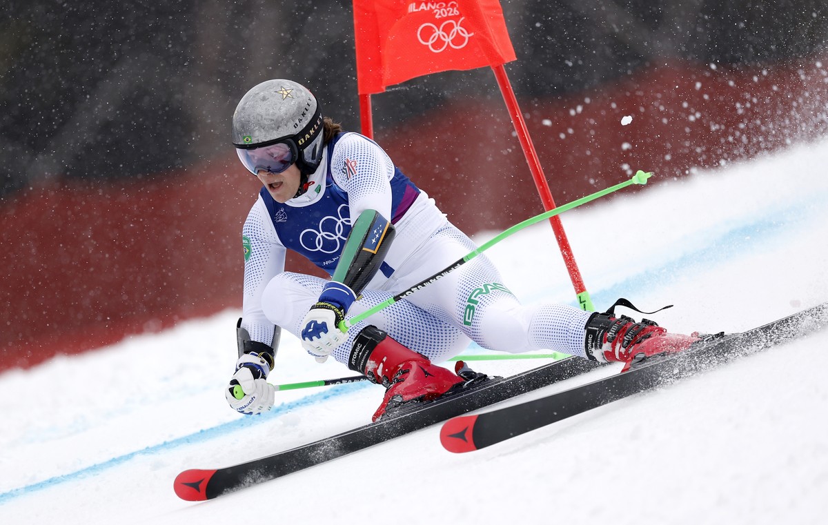 epa12738363 Lucas Pinheiro Braathen of Brazil competes in the 2nd run in the Men's Giant Slalom of the Alpine Skiing competitions at the Milano Cortina 2026 Winter Olympic Games, Stelvio ski cent ...