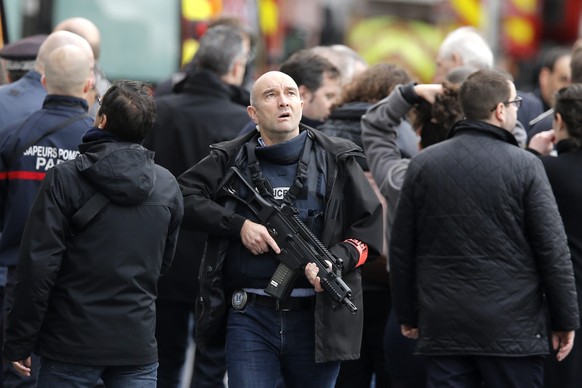 Französische Polizisten in Saint-Denis.