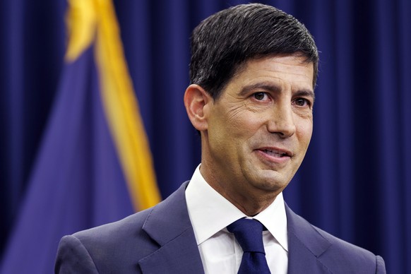 epa13045048 US Federal Reserve Board Chairman Kevin Warsh speaks during a news conference at the Federal Reserve in Washington, DC, USA, 17 June 2026. The Federal Reserve announced that interest rates ...