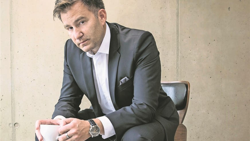 SRF-Moderator Sascha Ruefer: «Ich habe den Kopf geschüttelt über mich ...