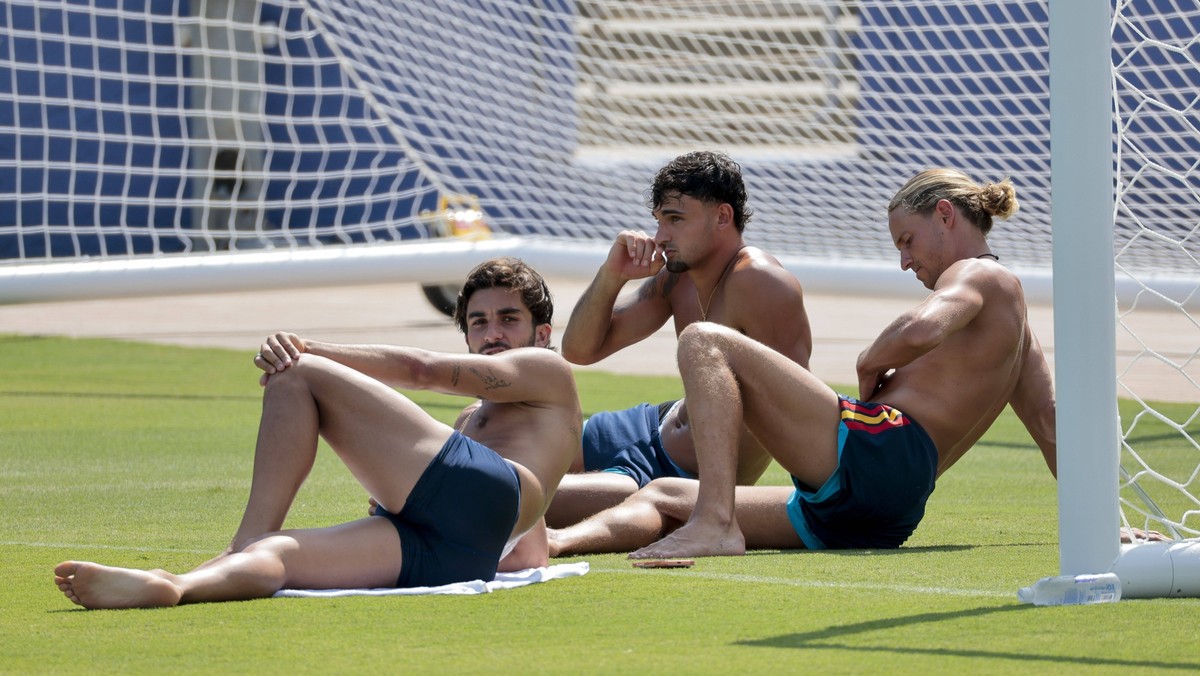 Spain s Ferran Lopez, Marc Pubill and Marcos Llorente, during the team s training session in Dallas, USA, 5 July 2026. Spain will face Portugal in the Round of 16 match at the 2026 FIFA World Cup, WM, ...