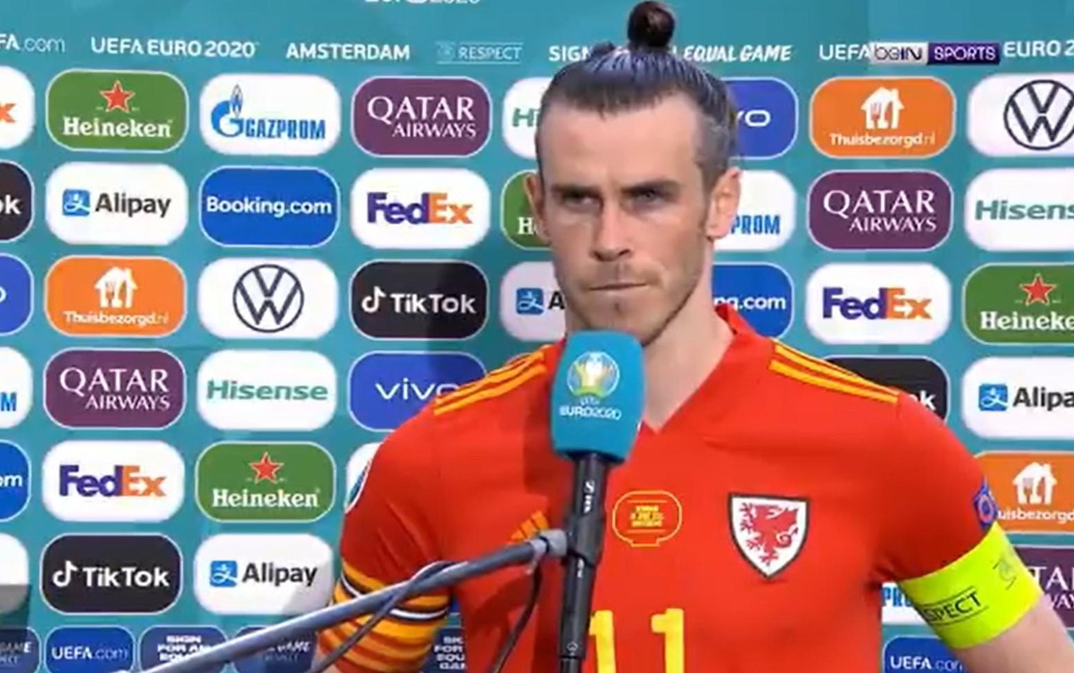 Mit der letzten Interview-Frage war Bale alles andere als glücklich.