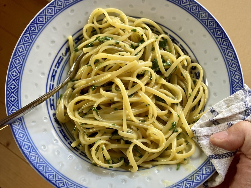 linguine con salsa cruda kochen food essen pasta vegetarisch baroni