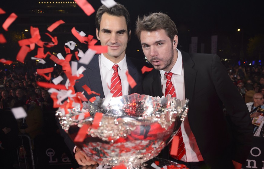 ZUR ZUSAGE VON WAWRINKA UND FEDERER ZUM DAVIS CUP GEGEN HOLLAND STELLEN WIR IHNEN AM FREITAG, 24. JULI 2015, FOLGENDES ARCHIVBILD ZUR VERFUEGUNG - Swiss Davis Cup Team captain tennis players Stanislas ...