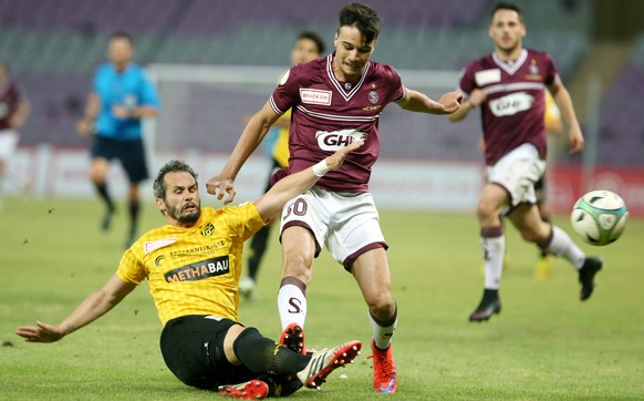 Genf, 22.05.2015, Fussball Challenge League, Servette FC - FC Schaffhausen, Schaffhausens Raphael Mollet gegen Genfs Jeremy Guillemenot (Pascal Muller/EQ Images)