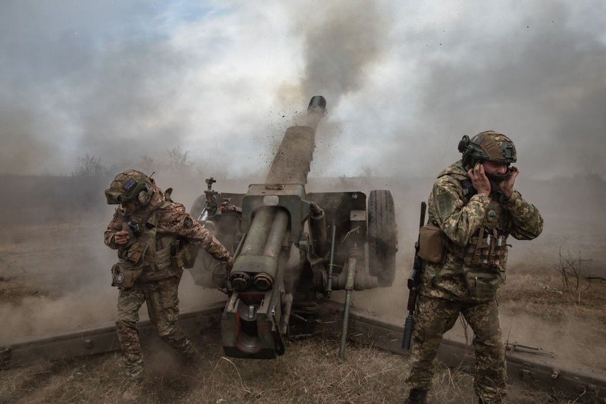 L'artillerie ukrainienne en action dans la région de Donetsk