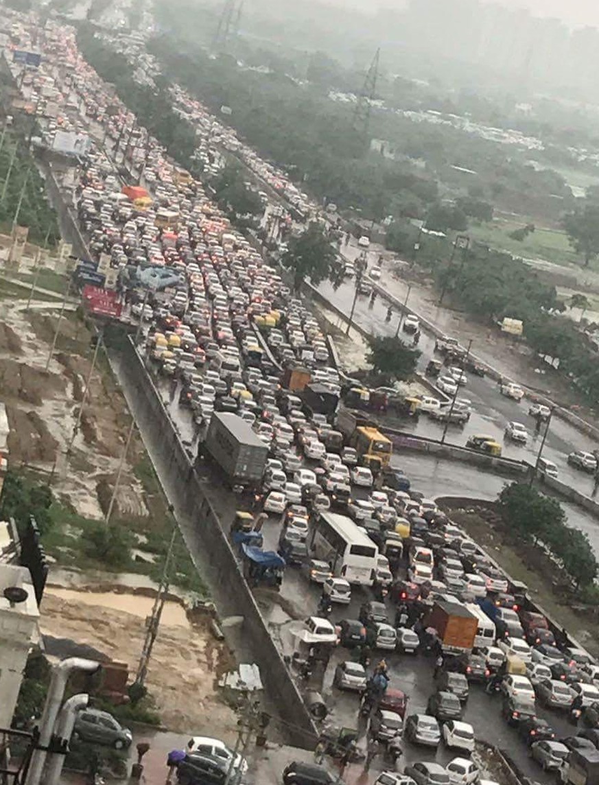 Stau-Bilder für das ultimative Gotthard-Feeling zu Ostern