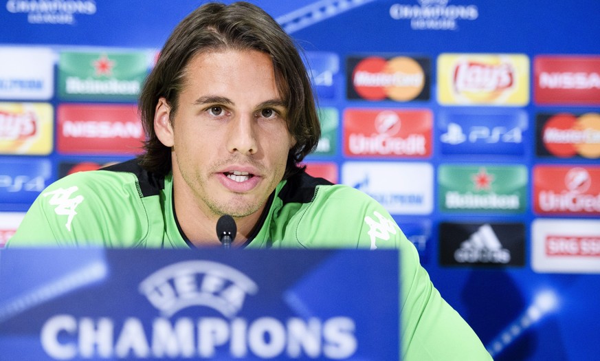epa05487628 Borussia Moenchengladbach goalkeeper Yann Sommer attends a press conference a day before their UEFA Champions League Qualification playoff round first leg match against BSC Young Boys, at  ...