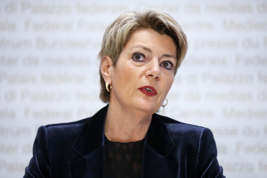 Bundesraetin Karin Keller-Sutter spricht waehrend einer Medienkonferenz des Bundesrates zu den eidgenoessischen Abstimmungen, am Sonntag, 29. November 2020, in Bern. Die Schweizer Stimmbevoelkerung ha ...