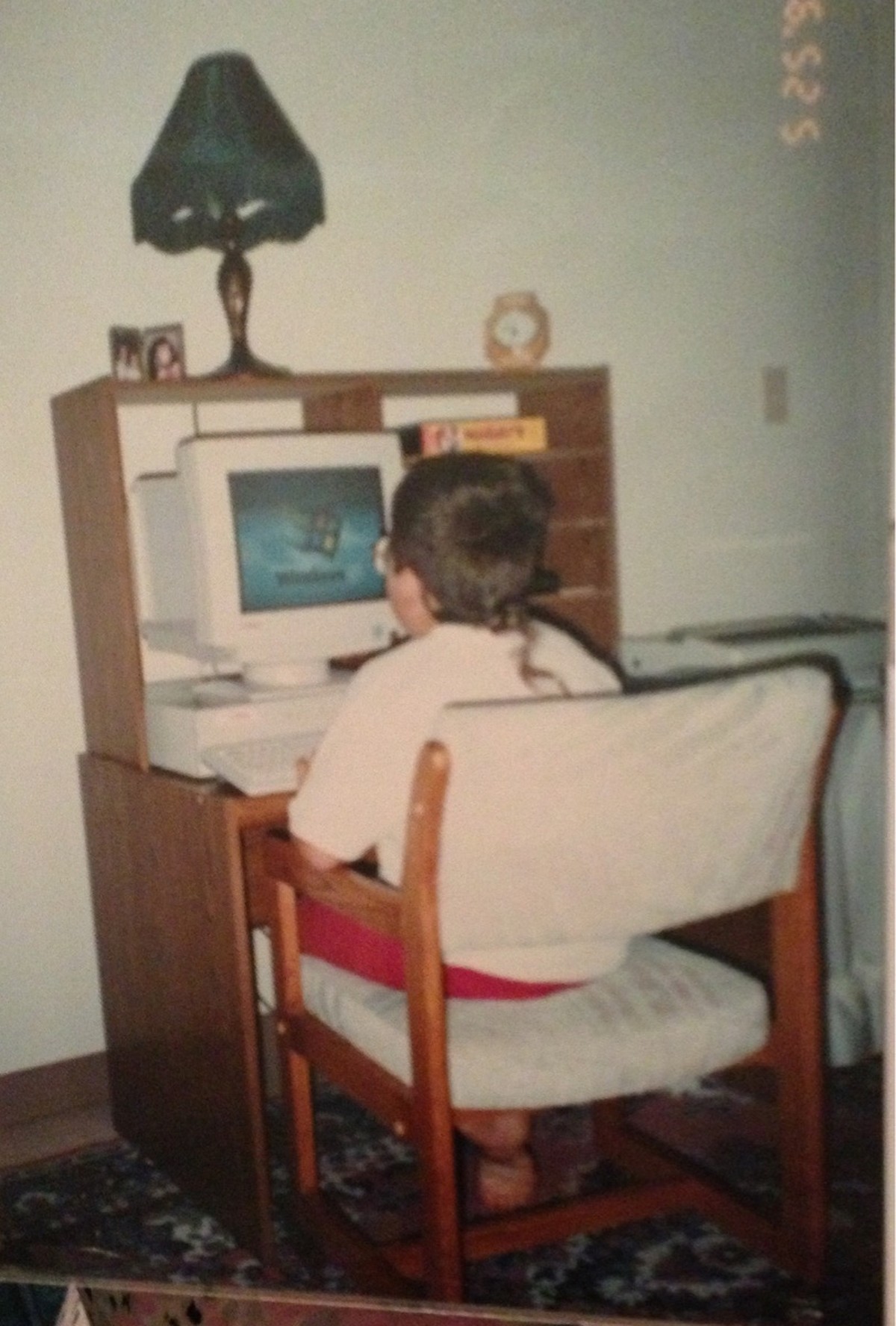 Wir warteten ungeduldig, bis der Compi mit Windows 95 endlich hochgefahren war.
