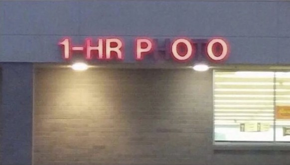 LED Leucht Schriften, die kaputt sind und einen total neuen Sinn ergeben