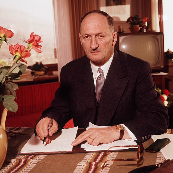 ARCHIVBILD ZU 50 JAHRE MIRAGE-AFFAERE --- Der Freisinnige Bundesrat Paul Chaudet, aufgenommen 1962. Chaudet wurde am 16. Dezember 1954 zum Bundesrat gewaehlt und war bis 1966 Mitglied der Regierung. A ...
