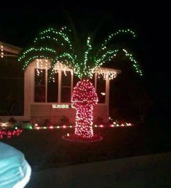 christmas weihnachts deko fails http://www.maxviral.com/lifestyle/diy/the-ultimate-christmas-decoration-fail-compilation/