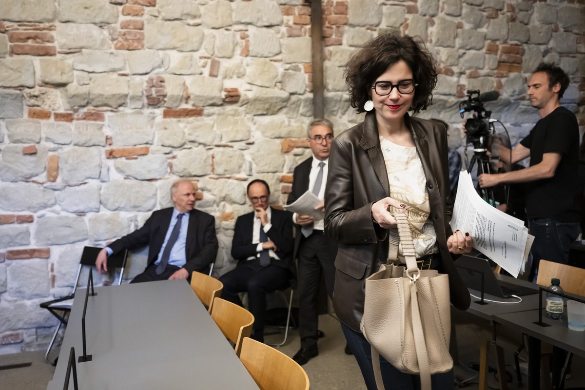 Christelle Luisier, presidente du Gouvernement vaudois arrive lors d'une conference de presse de presentation du rapport de Jean-Francois Meylan suite a l'affaire Dittli le vendredi 24 avril ...