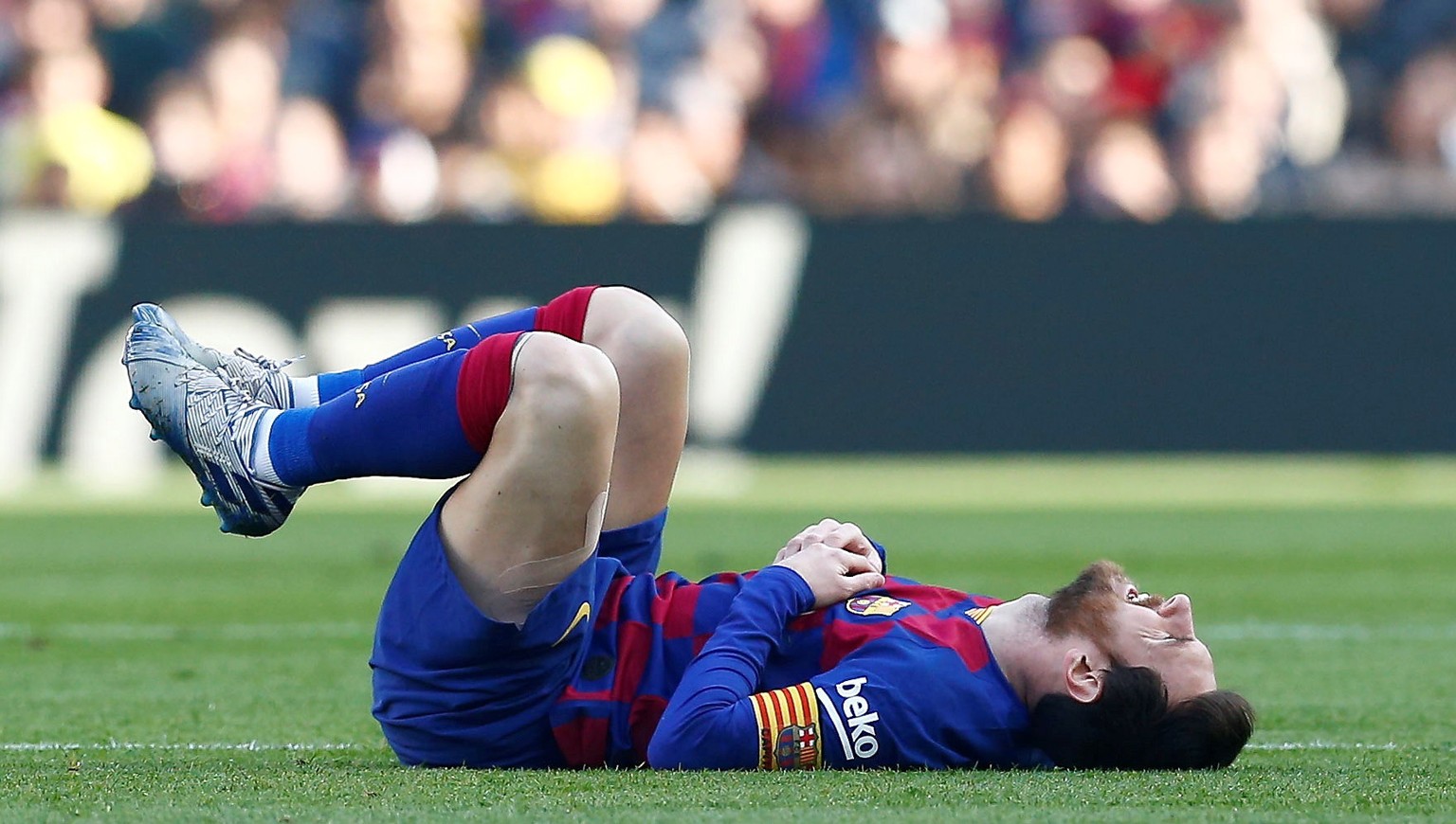 epa08219755 FC Barcelona&#039;s Lionel Messi reacts during the Spanish LaLiga soccer match between FC Barcelona and Getafe SAD at Camp Nou stadium in Barcelona, Catalonia, Spain, 15 February 2020. EPA ...