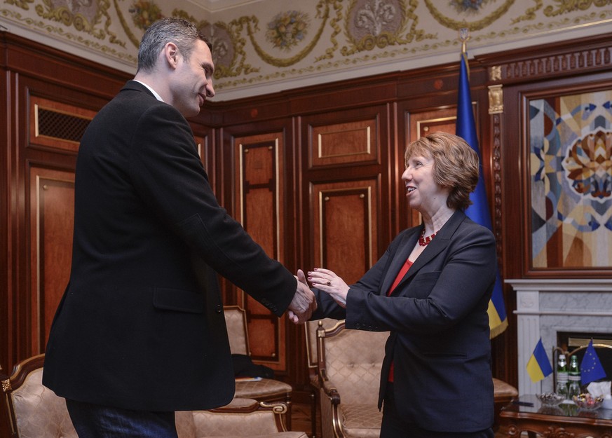 Markanter Grössenunterschied: Vitali Klitschko mit der EU-Aussenministerin Catherine Ashton.