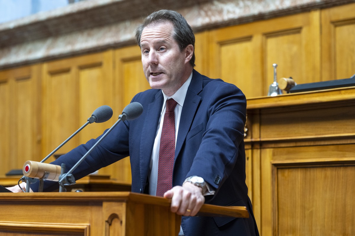 Nationalrat Thomas Aeschi, SVP-ZG, spricht anlaesslich der Debatte zur Verschaerfung Lex Koller, an der Herbstsession der Eidgenoessischen Raete, am Dienstag, 22. September 2026 in Bern. (KEYSTONE/Pet ...