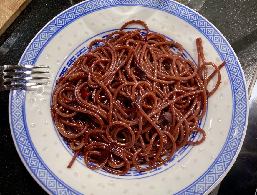 spaghetti ubriachi Betrunkene Spaghetti pasta essen food kochen Italien Wein Rotwein