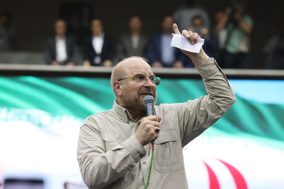 epa11439308 Iranian presidential candidate Mohammad Bagher Ghalibaf speaks during an election campaign in Tehran, Iran, 26 June 2024. Iran will hold presidential election on 28 June 2024. EPA/STR