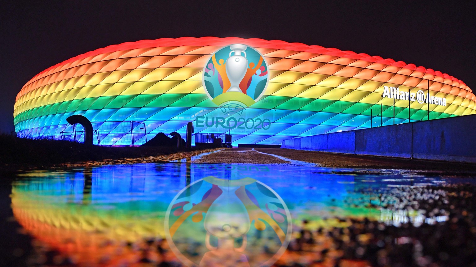 UEFA EURO, EM, Europameisterschaft,Fussball 2020 in Muenchen mit Zuschauer Archivfoto:. FOTOMONTAGE: Bleibt Muenchen EM Gastgeber Die Europaeische Fussball-Union hat den Druck auf den deutschen EM-Sta ...