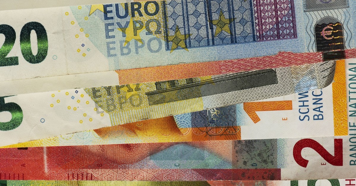 Euro-f-llt-zum-Franken-auf-neues-Allzeittief