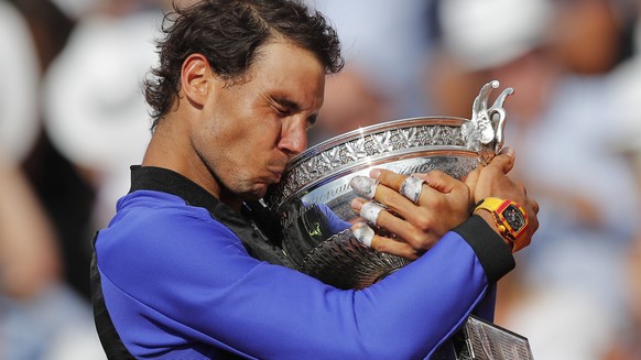 JAHRESRUECKBLICK 2017 - SPORT - Spain&#039;s Rafael Nadal celebrates winning his tenth French Open title against Switzerland&#039;s Stan Wawrinka in three sets, 6-2, 6-3, 6-1, during their men&#039;s  ...