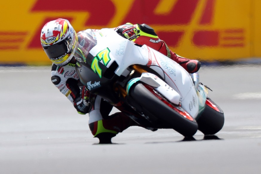 epa05978842 Swiss Moto2 rider Dominique Aegerter of Kiefer Racing during the Moto 2 race of the French Motorcycling Grand Prix at Le Mans race track, Le Mans, France, 21 May 2017. EPA/EDDY LEMAISTRE