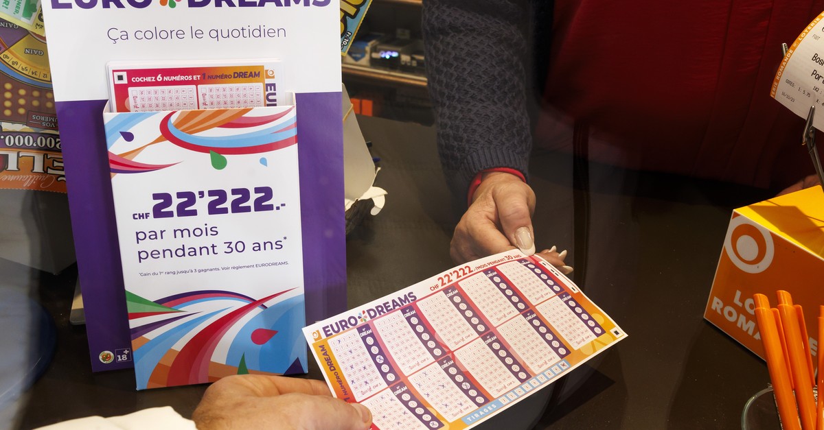 gleich-sechs-personen-gewinnen-f-nf-jahre-lang-2222-franken-pro-monat