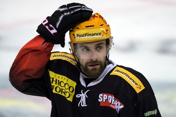 Berns Topscorer Mark Arcobello fotografiert, im ersten Eishockey Playoff-Finalspiel der National League zwischen dem SC Bern und dem EV Zug, am Donnerstag, 11. April 2019, in der PostFinance Arena in  ...