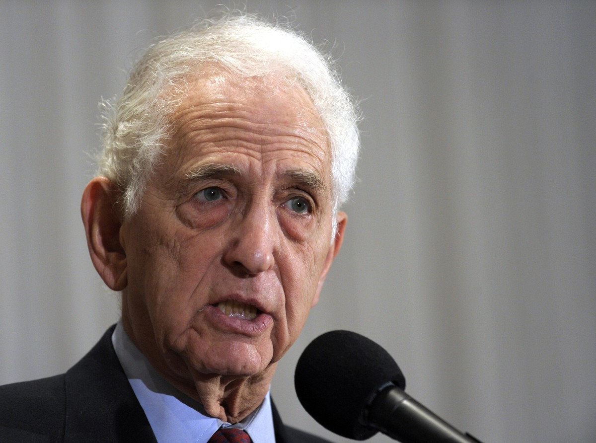 FILE - Daniel Ellsberg speaks during a news conference at the National Press Club in Washington, Dec. 16, 2010. Ellsberg, the government analyst and whistleblower who leaked the ?Pentagon Papers? in 1 ...