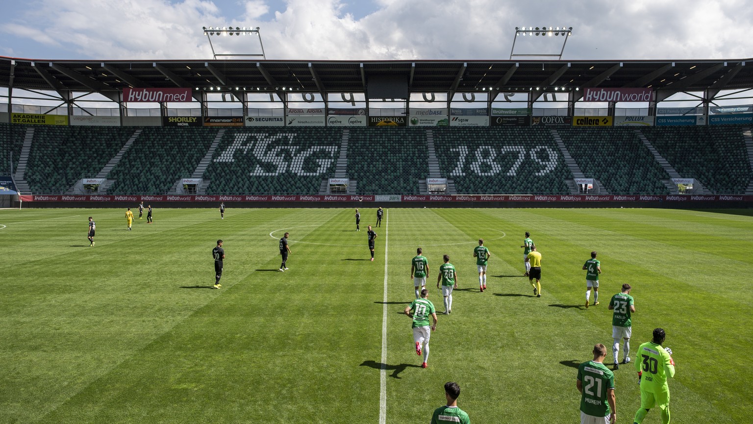 Uebersicht bei einem Testspiel zwischen dem FC St. Gallen und dem FC Aarau, am Samstag, 13. Juni 2020, in St. Gallen. Die Meisterschaft wird demnaechst fortgesetzt, nachdem sie wegen dem Coronavirus u ...