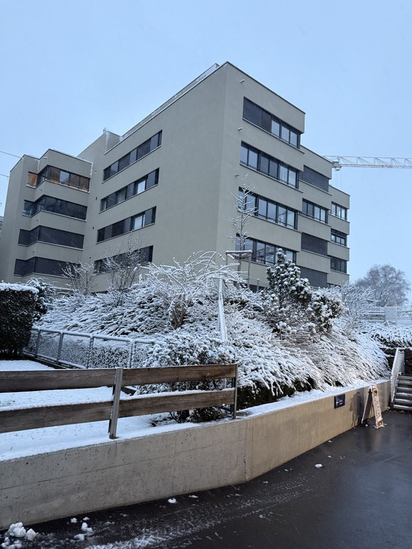 Etwas mehr Schnee gab es am 21. November 2025 in Arth Goldau.