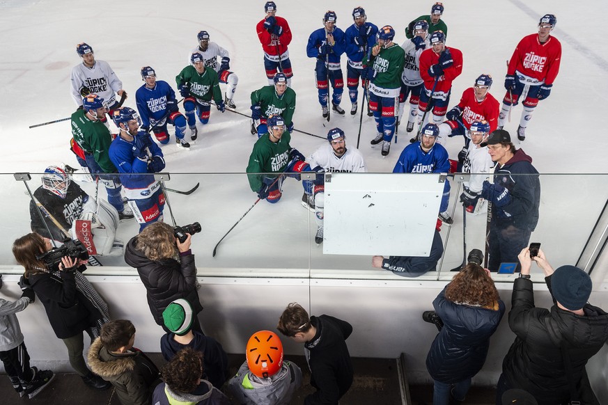 Zuerichs neuer Trainer Arno del Curto leitet sein erstes Training mit der Mannschaft der ZSC Lions, am Dienstag, 15. Januar 2019, in der KEBO. (KEYSTONE/Melanie Duchene)