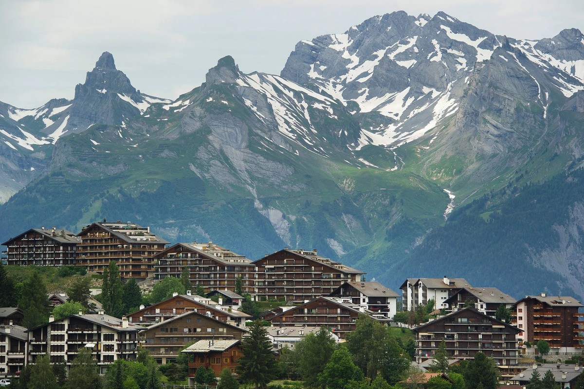 Les propriétaires d'appartements de vacances en Valais (ici à Nendaz) et ailleurs annoncent leur opposition à une nouvelle taxe foncière.