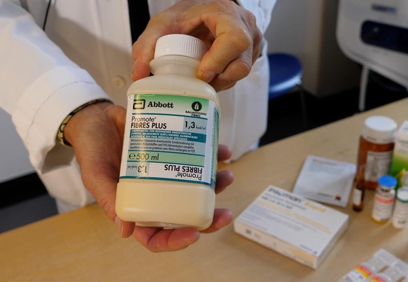 Mit diesem Mittel werden die Patientinnen und Patienten ernährt.