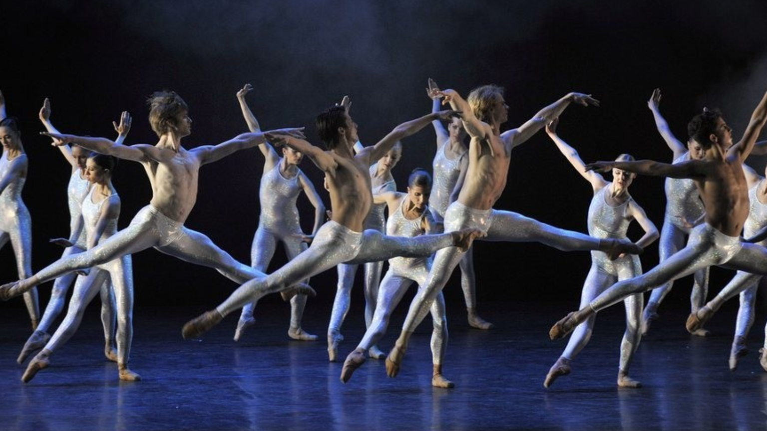 Szene aus dem Ballett «Ein Sommernachtstraum» im Musical Theater in Basel