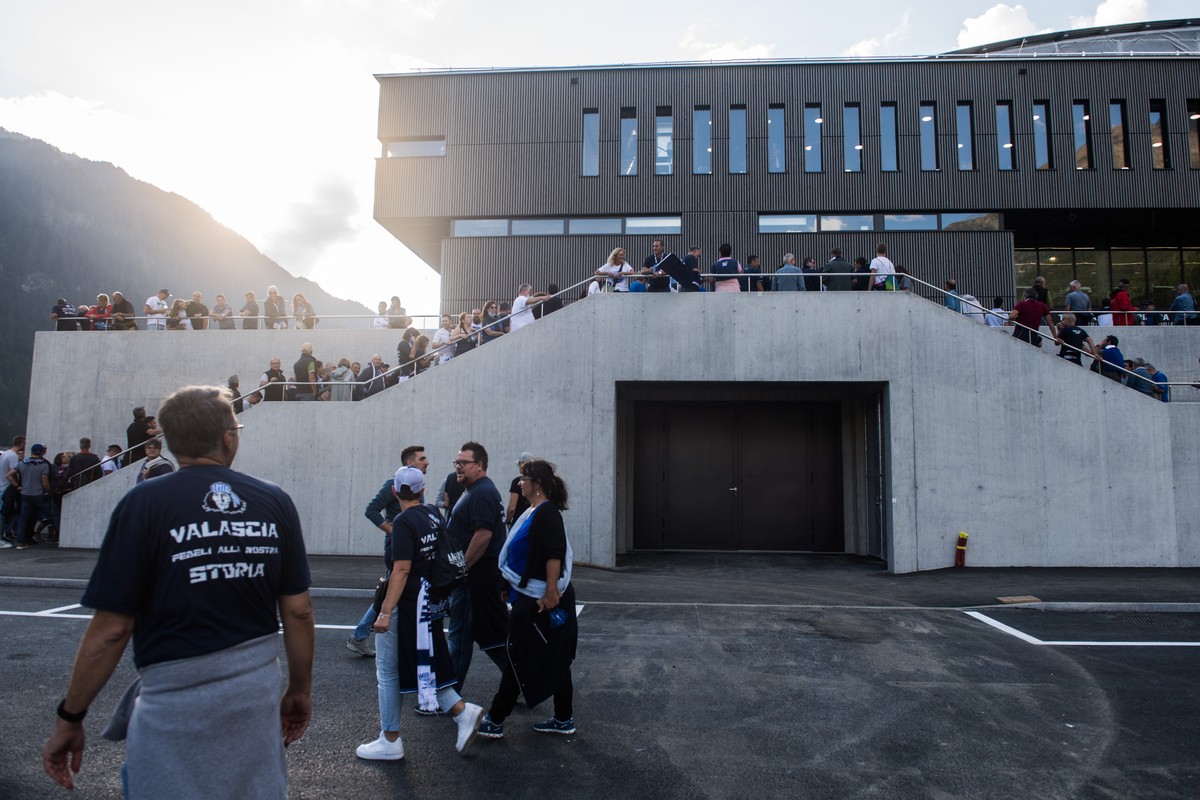 Fans arrive at the stadium at the new ice stadium Gottardo Arena that replaces the historic Valascia, during the match of National League Swiss Championship 2021/22 between HC Ambri Piotta and HC Frib ...