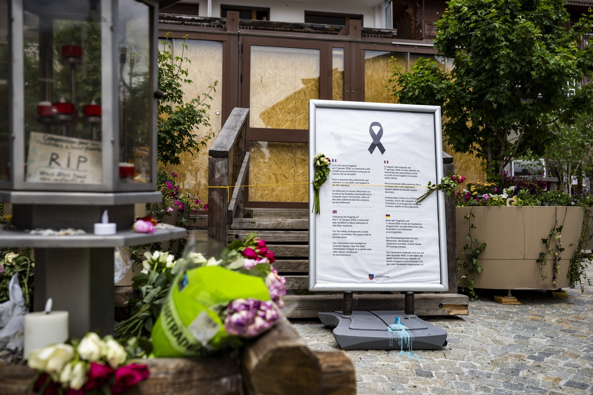 Une vue de l'entree du bar "Le Constellation" le mardi 2 juin 2026 a Crans-Montana. La Confederation doit pouvoir participer financierement a la table ronde destinee a gerer les consequ ...