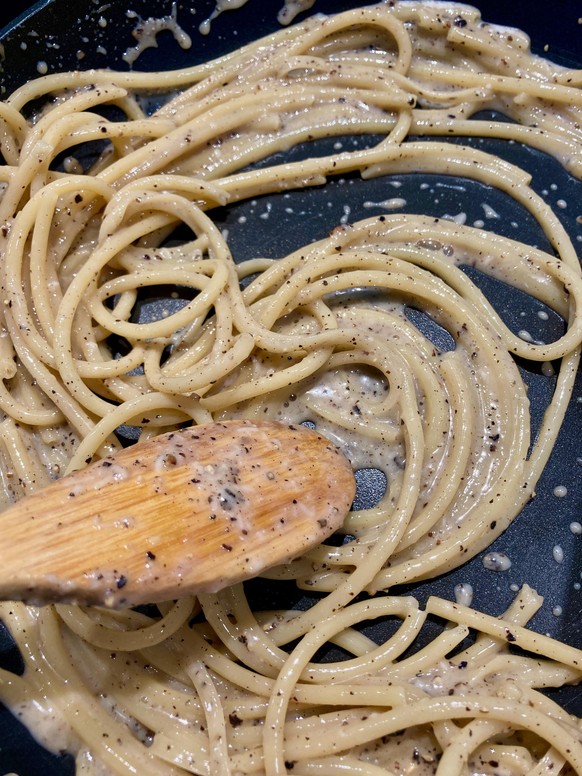 cacio e pepe kochen food essen