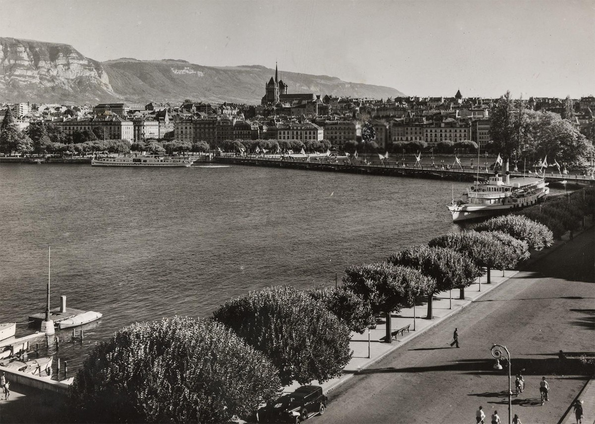 Genève, plaque-tournante de la Résistance, en 1942.
http://doi.org/10.3932/ethz-a-000603827
