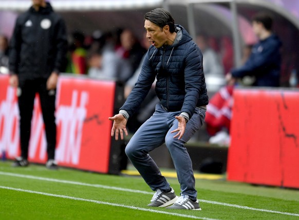 epa07562356 Bayern&#039;s head coach Niko Kovac gestures during the German Bundesliga soccer match between RB Leipzig and FC Bayern Munich in Leipzig, Germany, 11 May 2019. EPA/FILIP SINGER CONDITIONS ...