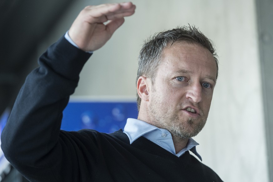 Joerg Reber, Sportchef SCL Tigers, waehrend der Vorsaison-Pressekonferenz, am Sonntag, 6. September 2015, in der Ilfishalle in Langnau. (KEYSTONE/Marcel Bieri)