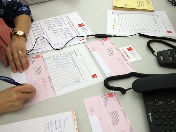Die Glückskette sammelt für Menschen in der Schweiz, die wegen des Coronavirus in eine Notlage geraten sind. (Archivbild)