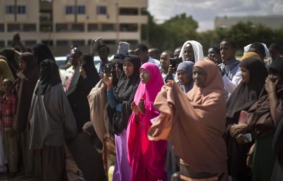 Warten auf den Pickup: Einwohner der Universitätsstadt Garissa.