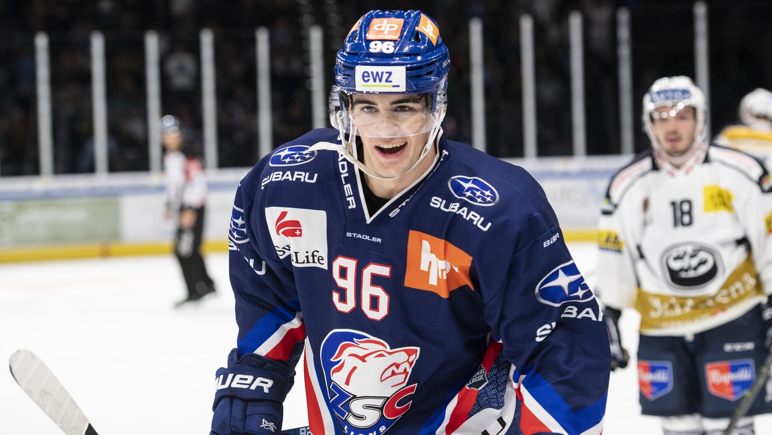 Zuerichs Tim Berni freut sich nach seinem 4:3 Tor im Eishockeyspiel der National League zwischen den ZSC Lions und dem HC Ambri-Piotta am Samstag, 28. September 2019, im Zuercher Hallenstadion. (KEYST ...