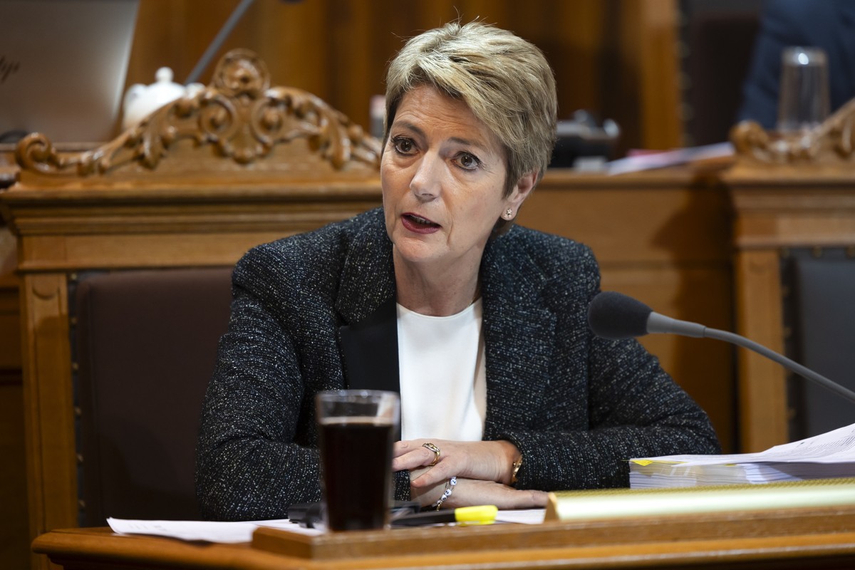 Bundesraetin Karin Keller-Sutter spricht waehrend der Wintersession der Eidgenoessischen Raete, am Mittwoch, 18. Dezember 2024 in Bern. (KEYSTONE/Peter Klaunzer)