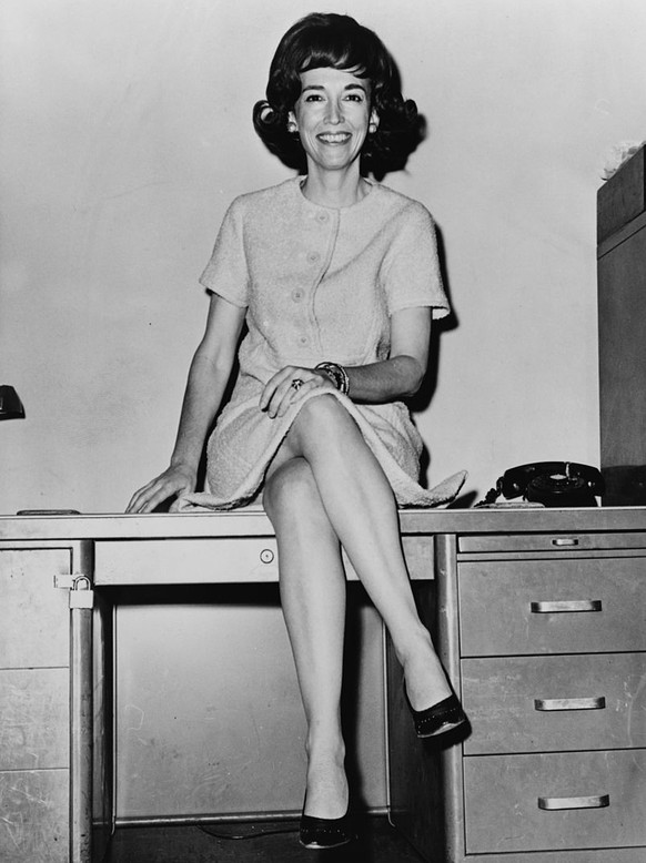 Helen Gurley Brown 1964 https://en.wikipedia.org/wiki/Helen_Gurley_Brown#/media/File:Helen_Gurley_Brown_1964.jpg