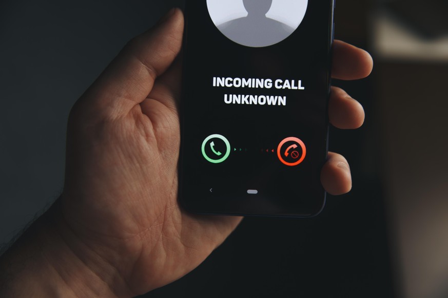 «Unbekannter Anruf.» Diese Anzeige soll man künftig seltener sehen.