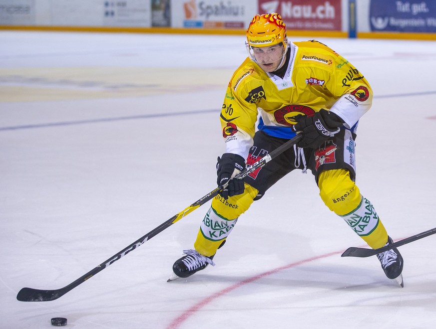 SC Bern Verteidiger Ramon Untersander waehrend dem Eishockey-Meisterschaftsspiel der National League zwischen den SC Rapperswil-Jona Lakers und dem SC Bern am Freitag, 11. Oktober 2019, in Rapperswil. ...